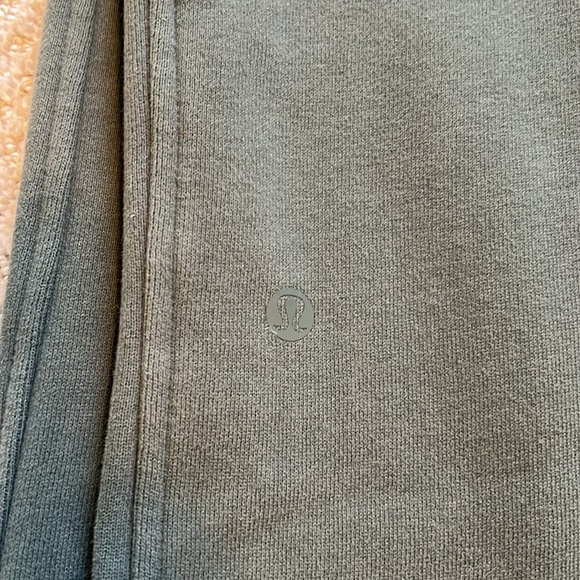 Lululemon Softstreme Pants in dark forrest size 4 - Picture 4 of 8